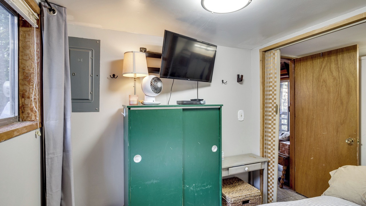 Photo of Bedroom in Wasco County