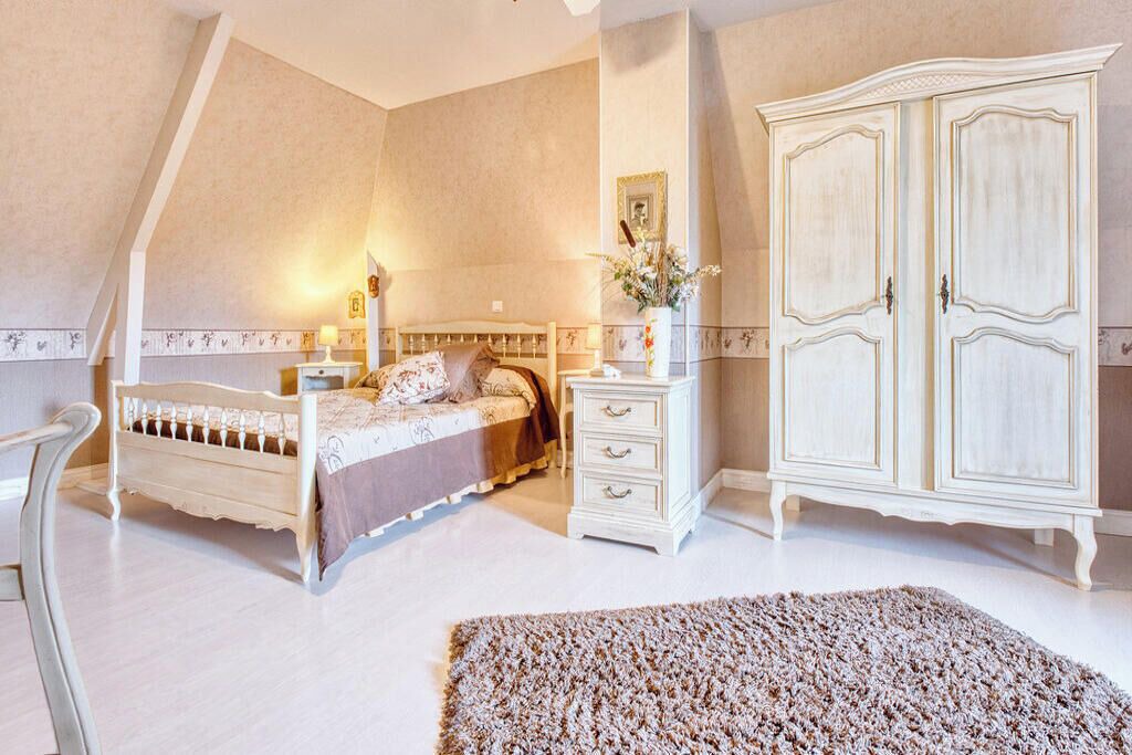 Photo of Bedroom in Le Lardin-Saint-Lazare