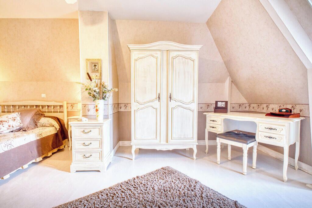 Photo of Bedroom in Le Lardin-Saint-Lazare