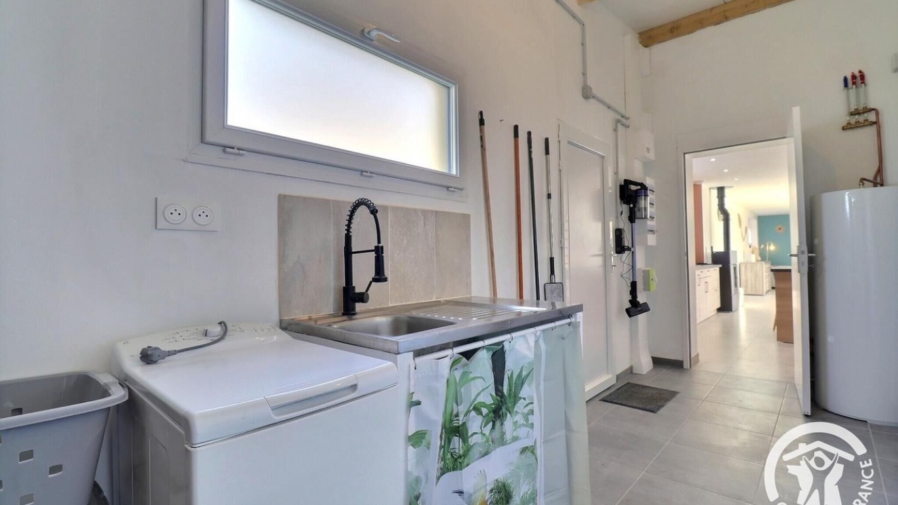 Photo of Kitchen in Saint-Jean-sur-Couesnon