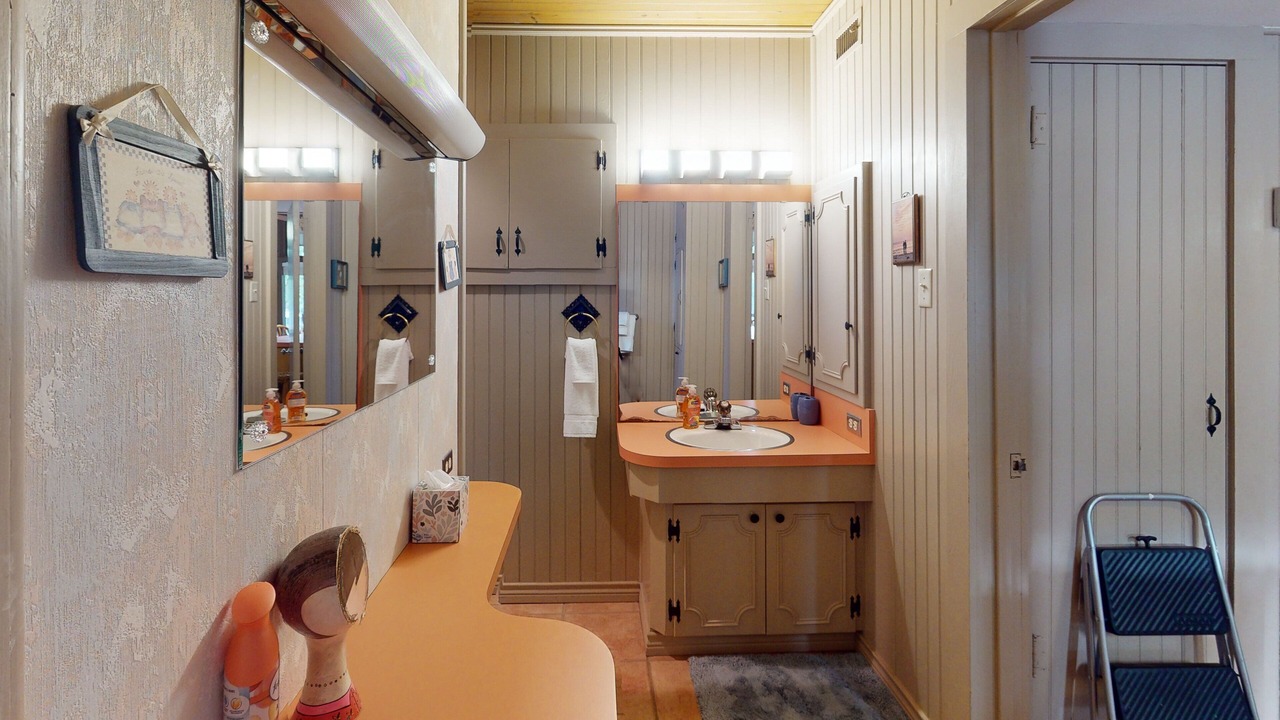 Photo of Bathroom in McQueeney