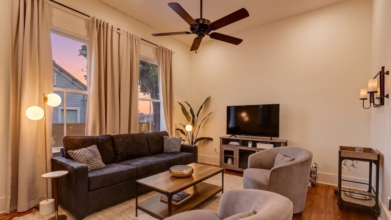 Photo of Livingroom in Near East Side