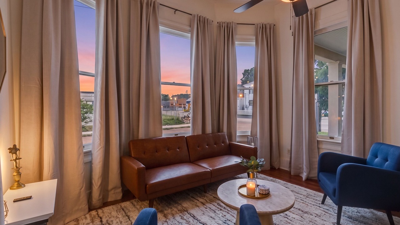 Photo of Livingroom in Near East Side