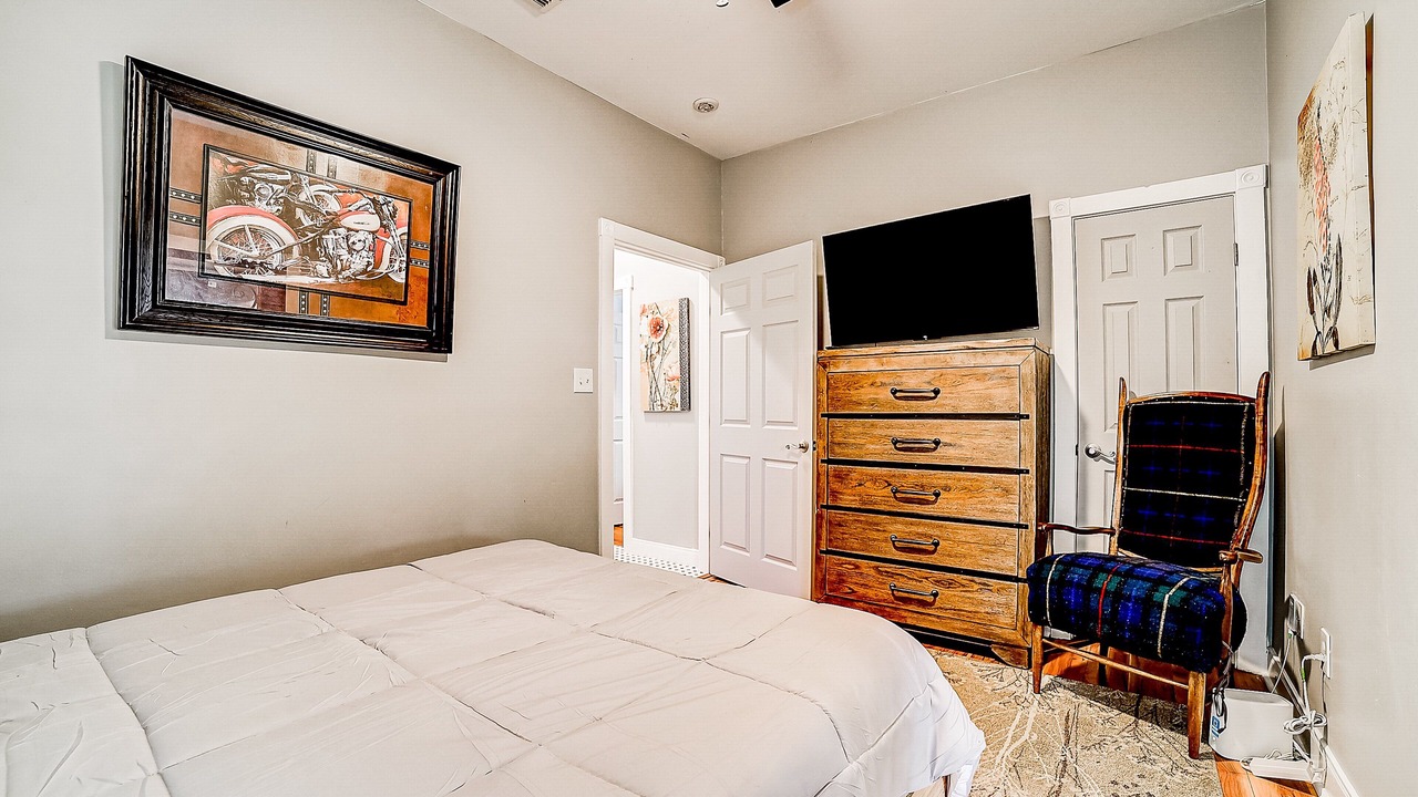 Photo of Bedroom in Tobin Hill