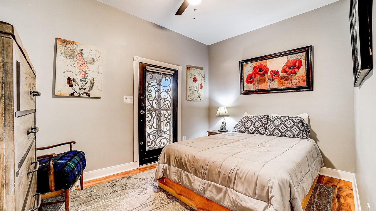 Photo of Bedroom in Tobin Hill