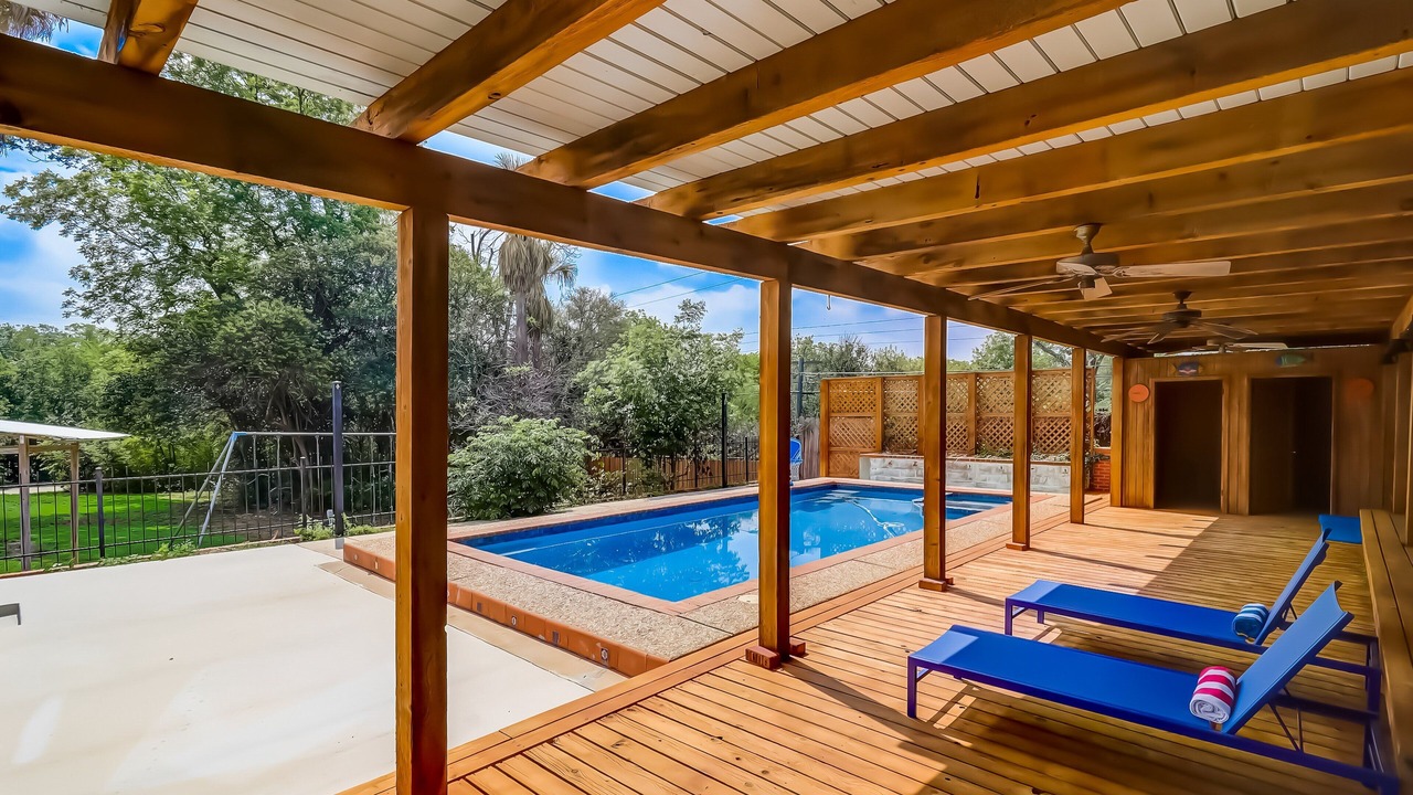 Photo of Outdoor in Oak Park - Northwood