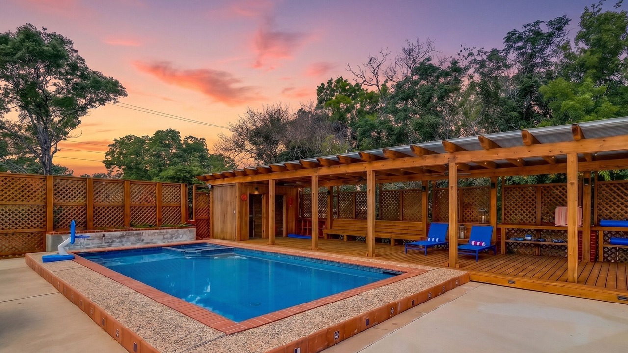 Photo of Outdoor in Oak Park - Northwood