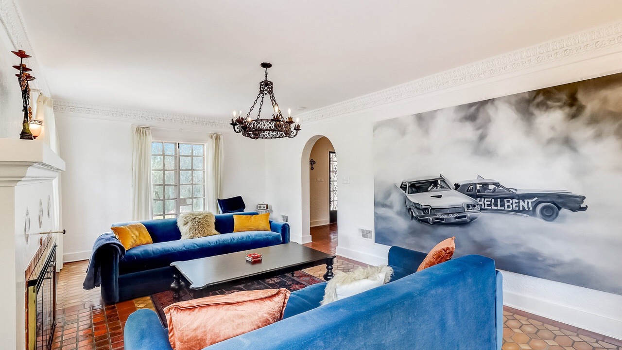 Photo of Livingroom in Oak Park - Northwood