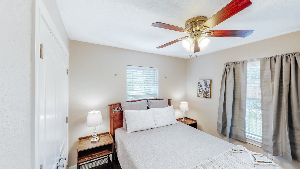 Photo of Bedroom in Historic Garderns