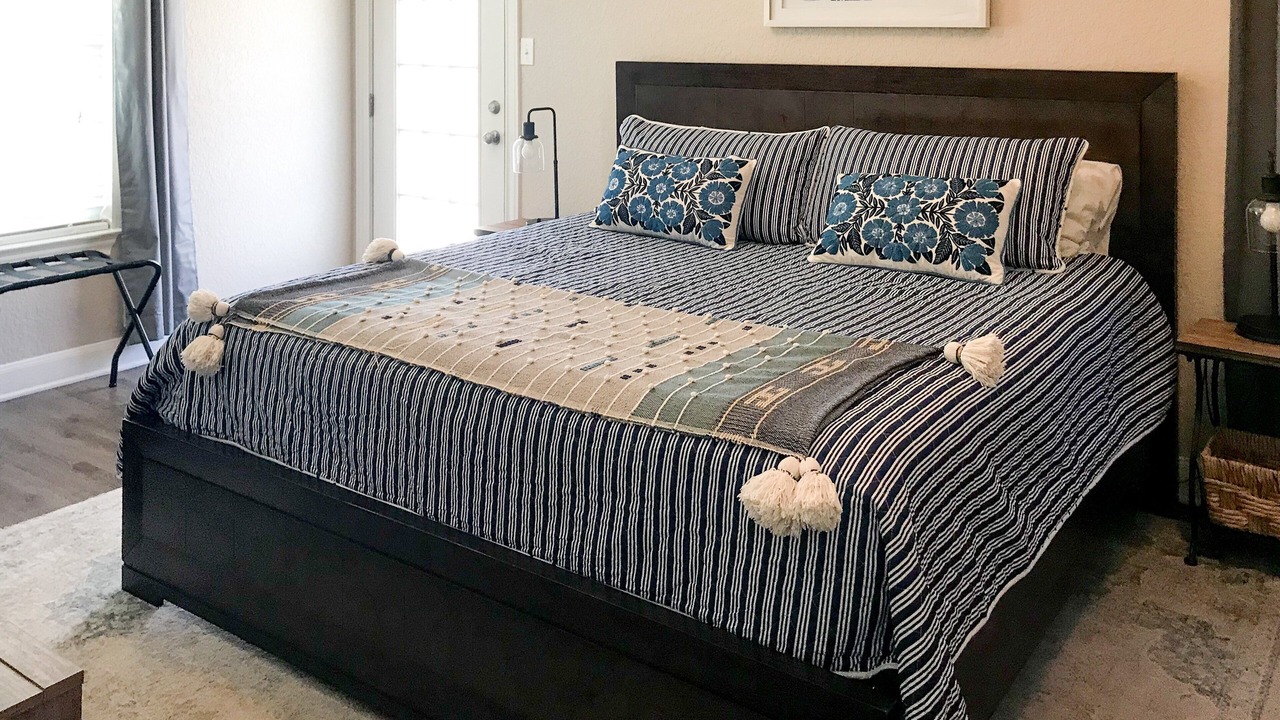 Photo of Bedroom in Historic Garderns