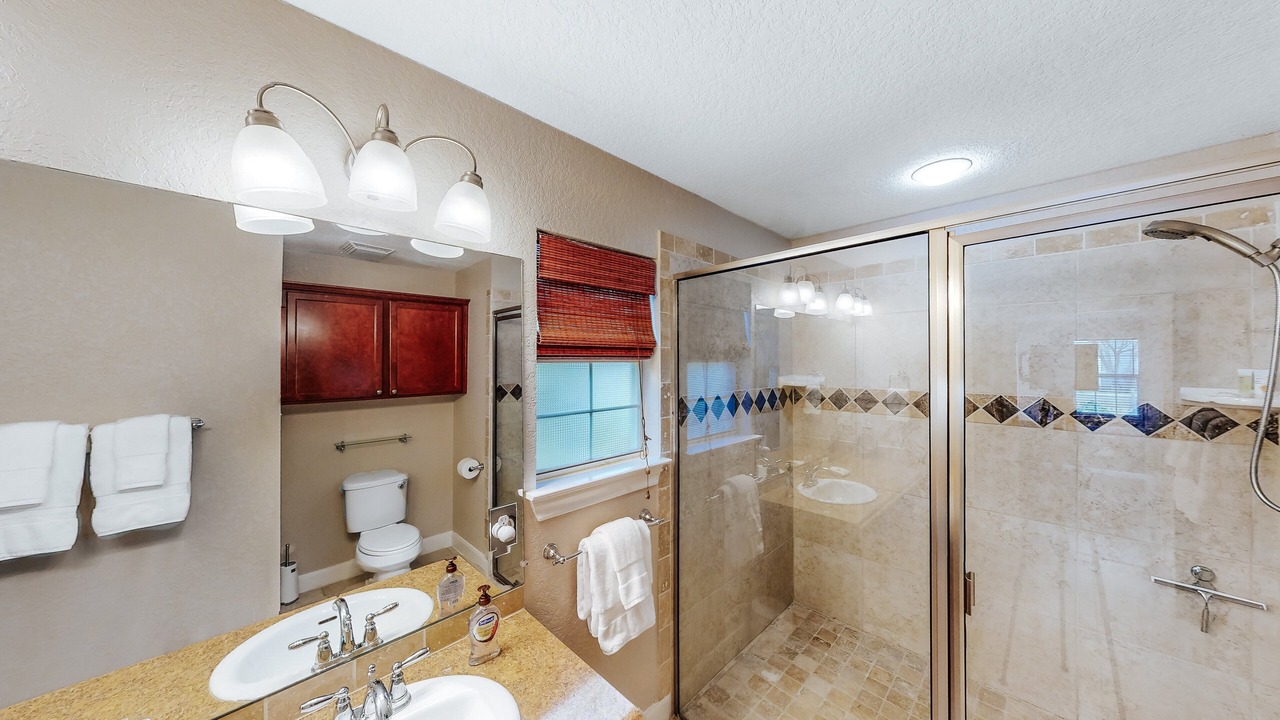 Photo of Bathroom in Historic Garderns