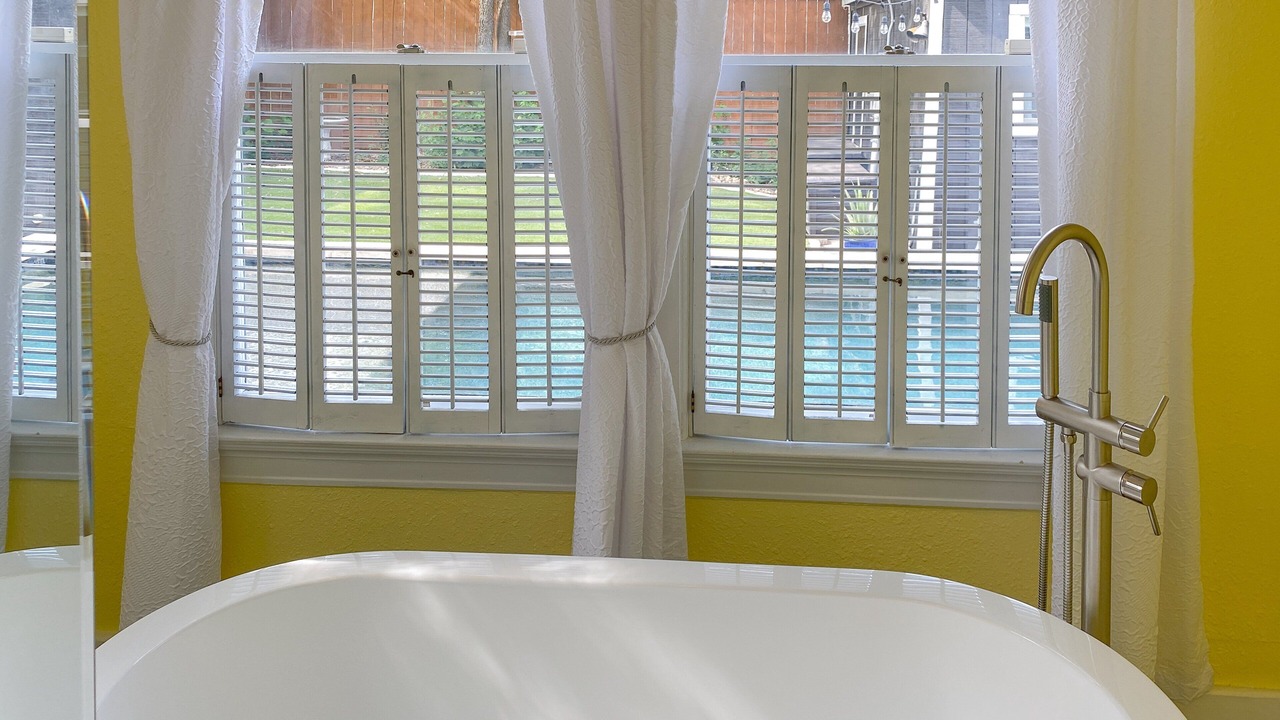 Photo of Bathroom in Woodlawn Lake