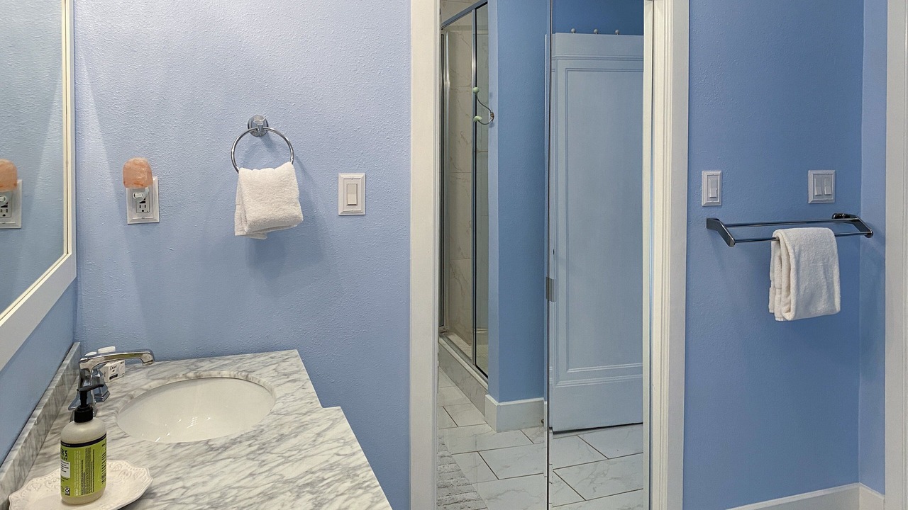Photo of Bathroom in Woodlawn Lake