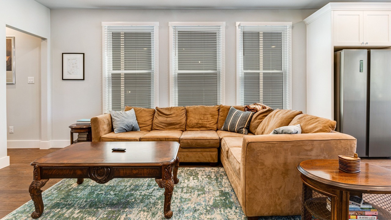 Photo of Livingroom in Tobin Hill