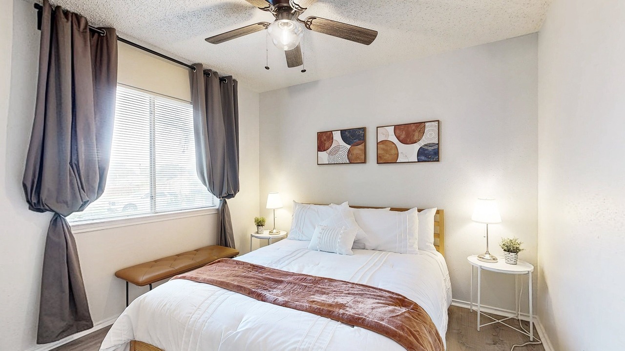 Photo of Bedroom in Oak Creek