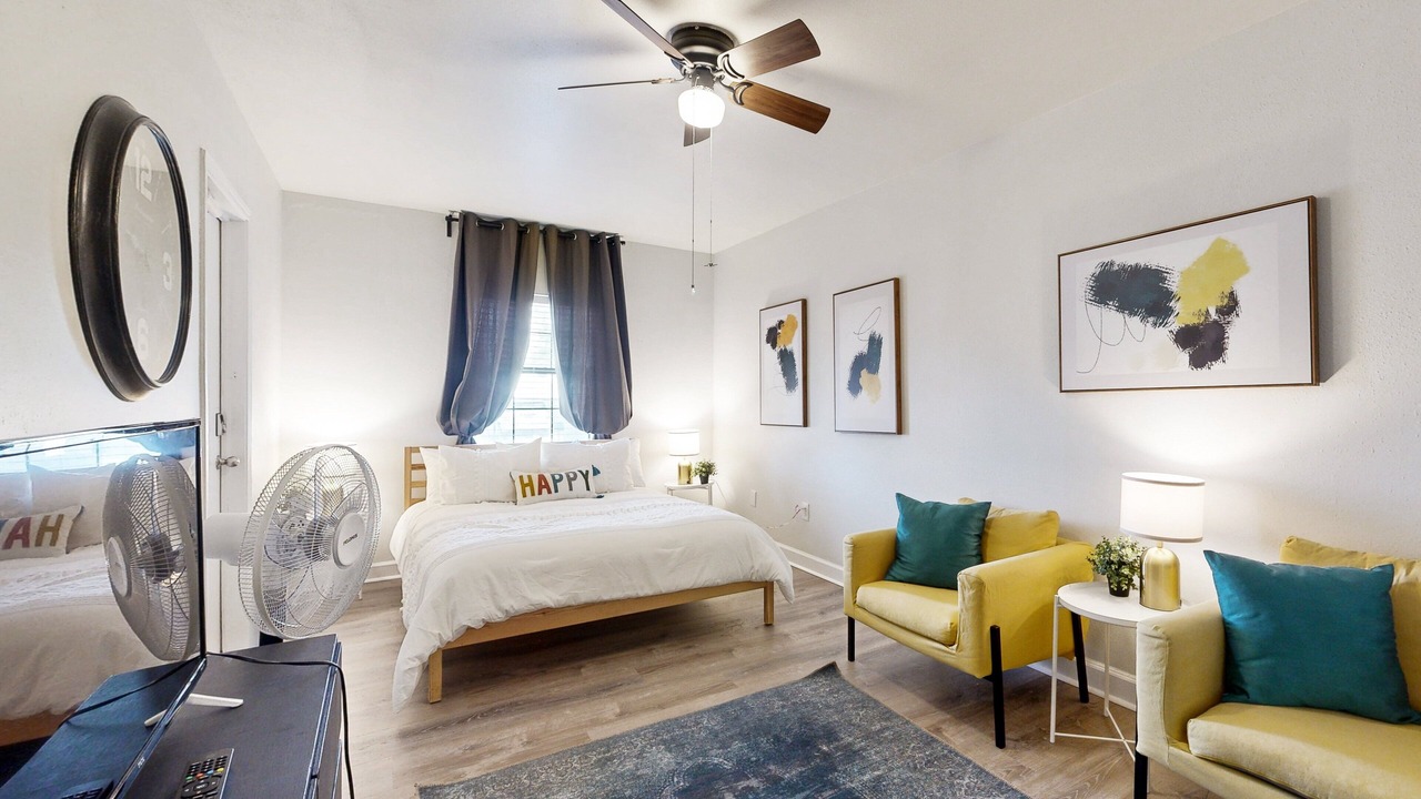 Photo of Bedroom in Oak Creek