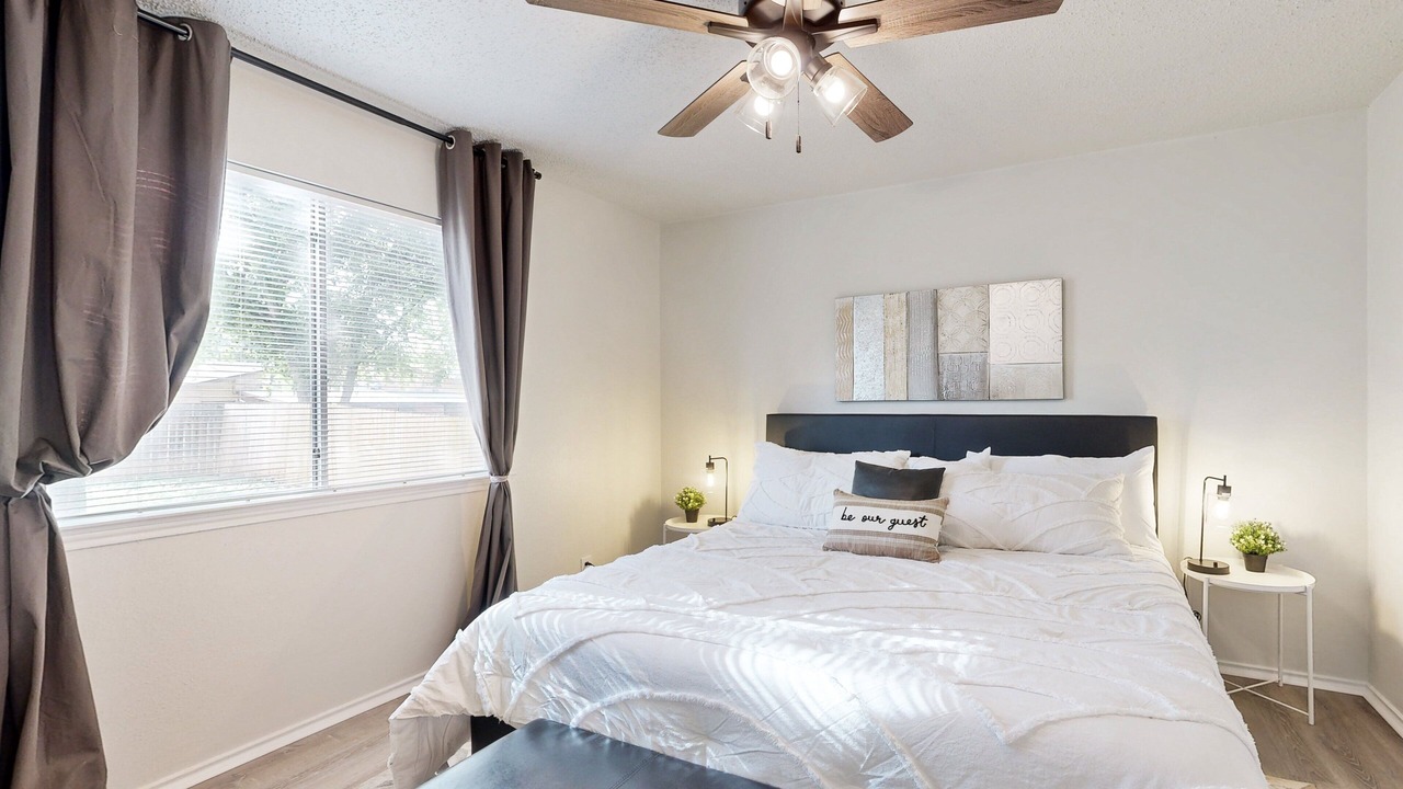 Photo of Bedroom in Oak Creek
