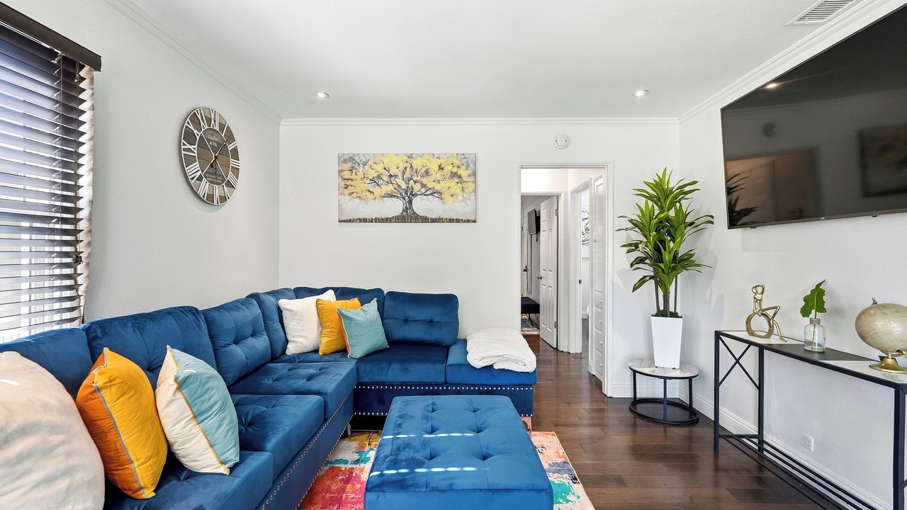 Photo of Livingroom in South Wrigley