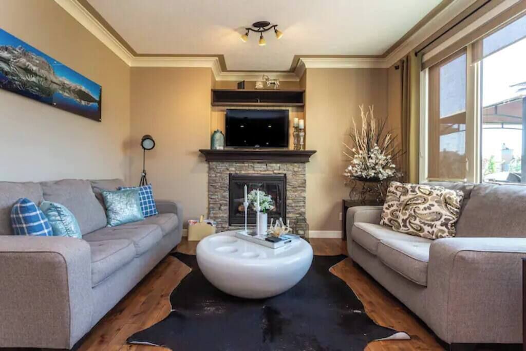 Photo of Livingroom in Cochrane
