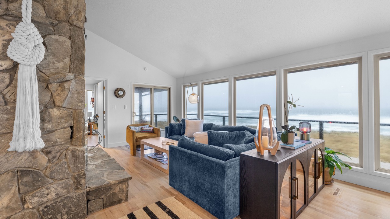 Photo of Livingroom in Pacific City