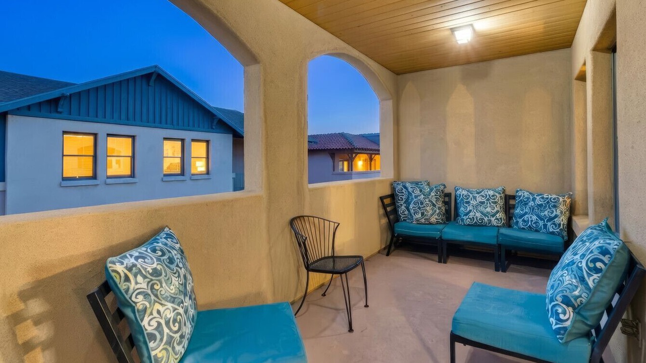 Photo of Patio Balcony in West University