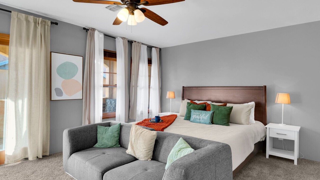 Photo of Bedroom in West University