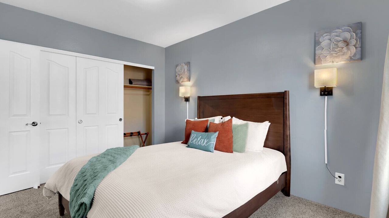 Photo of Bedroom in West University