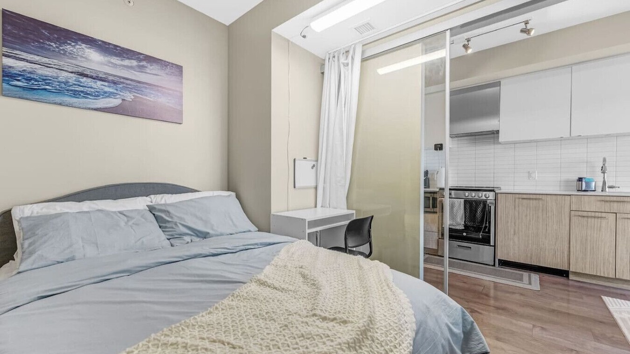 Photo of Bedroom in Garden District