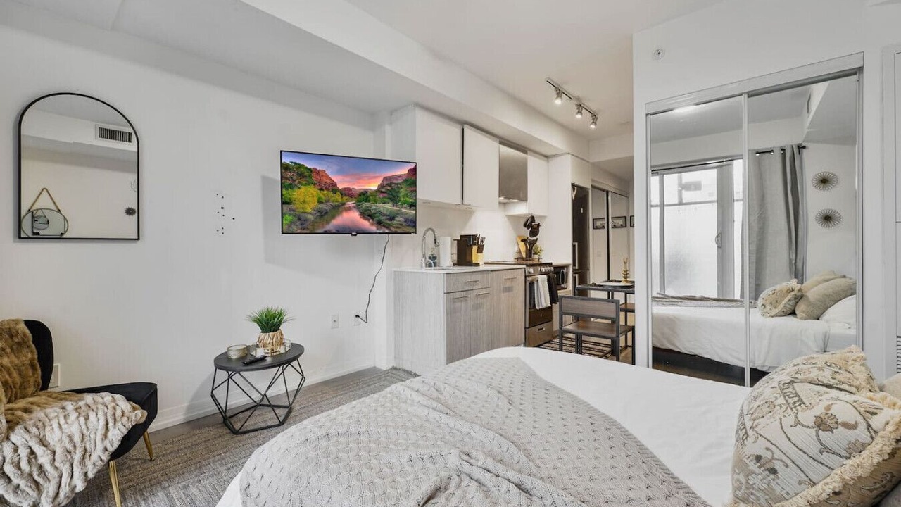 Photo of Bedroom in Garden District