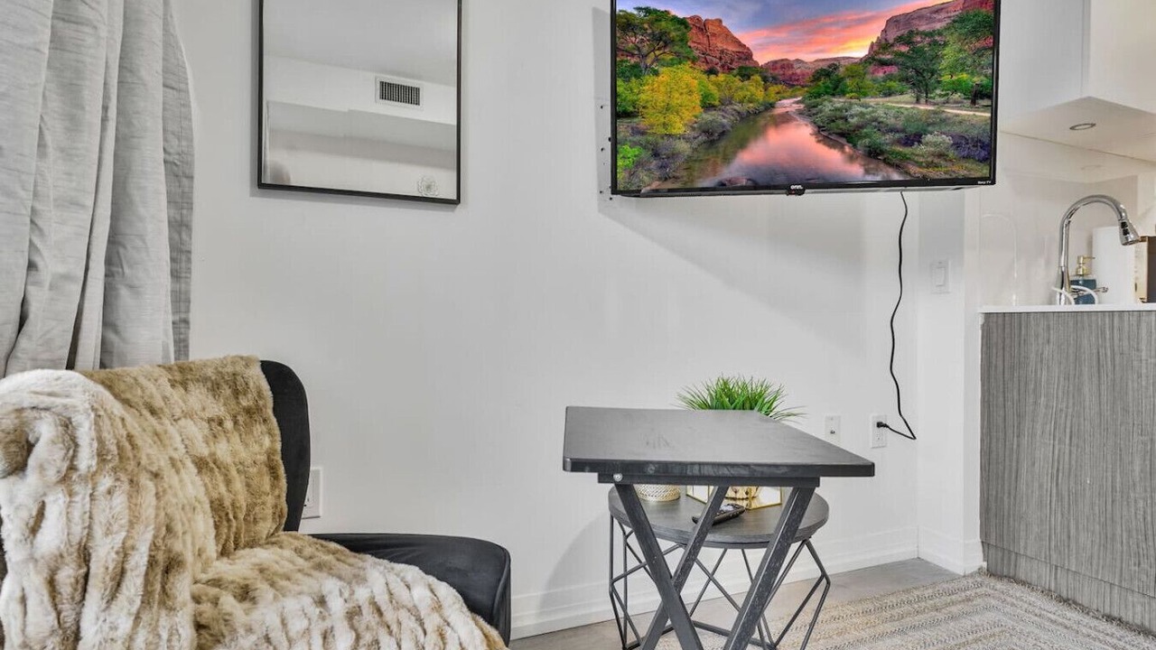 Photo of Livingroom in Garden District
