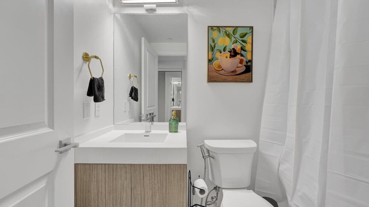 Photo of Bathroom in Garden District
