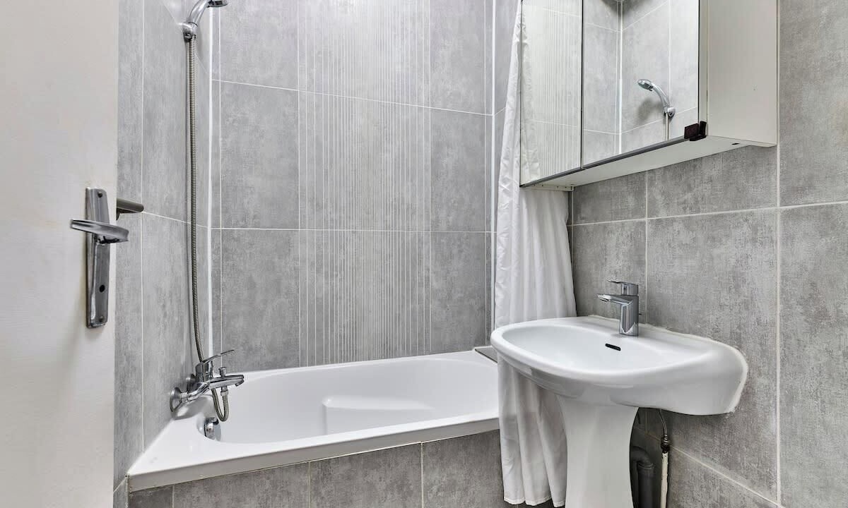Photo of Bathroom in Saint-Lambert