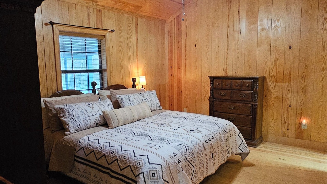 Photo of Bedroom in Lawrence County