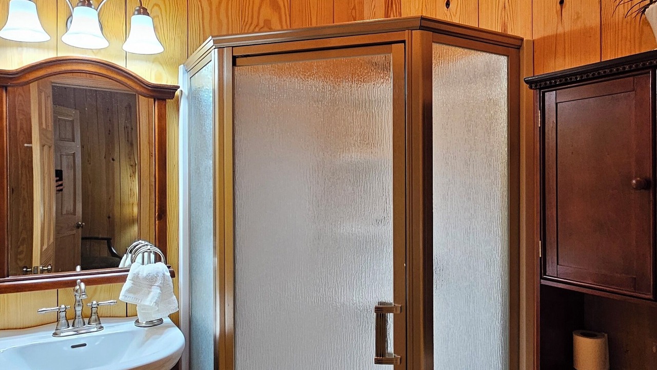 Photo of Bathroom in Lawrence County