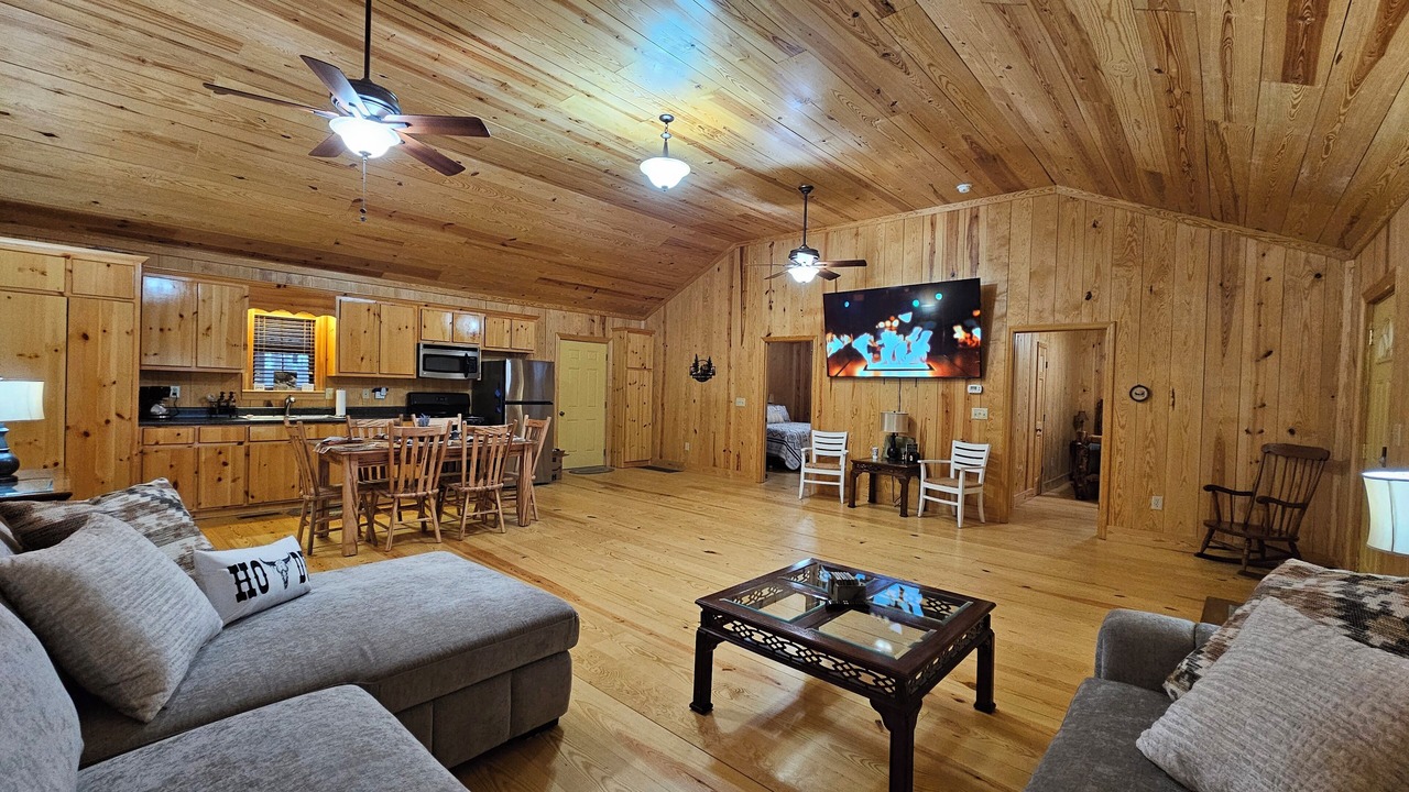 Photo of Livingroom in Lawrence County