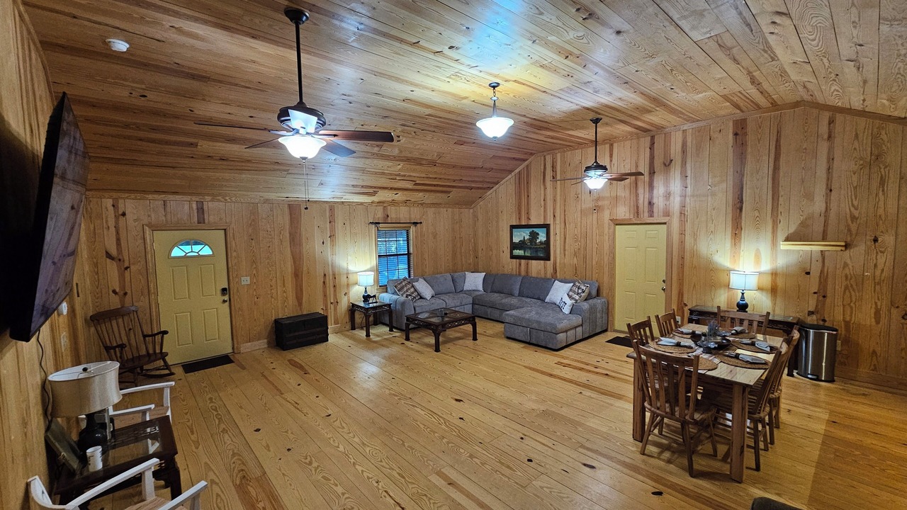 Photo of Livingroom in Lawrence County