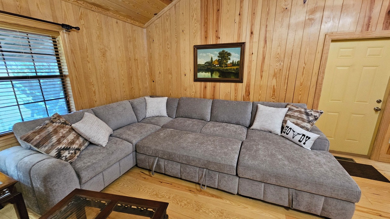 Photo of Livingroom in Lawrence County