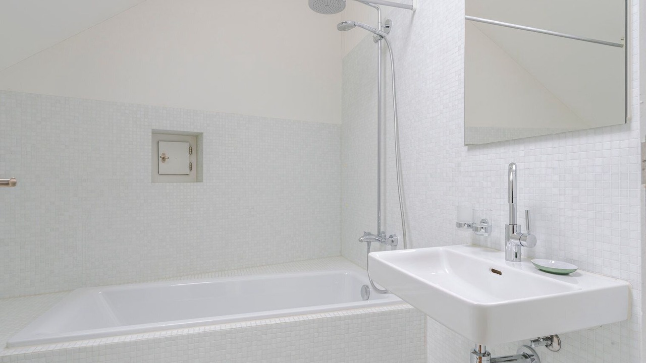Photo of Bathroom in Opfikon
