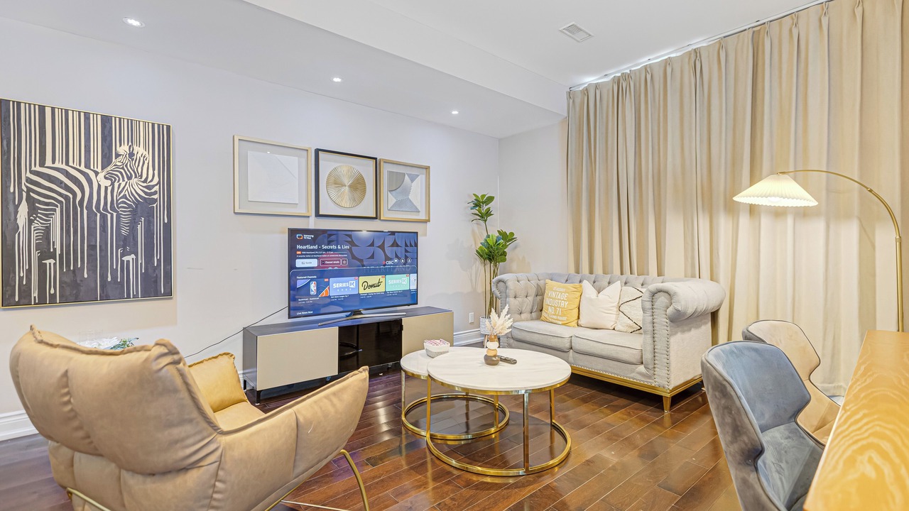 Photo of Livingroom in Whitchurch-Stouffville