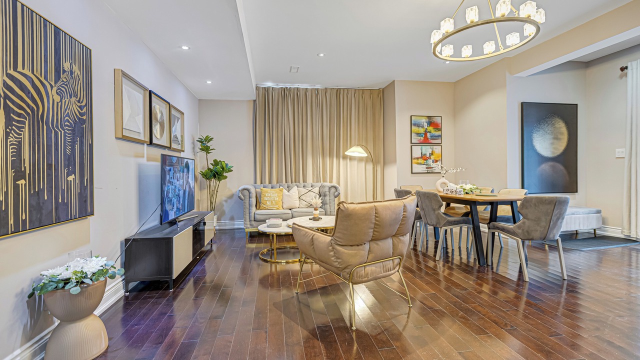 Photo of Livingroom in Whitchurch-Stouffville