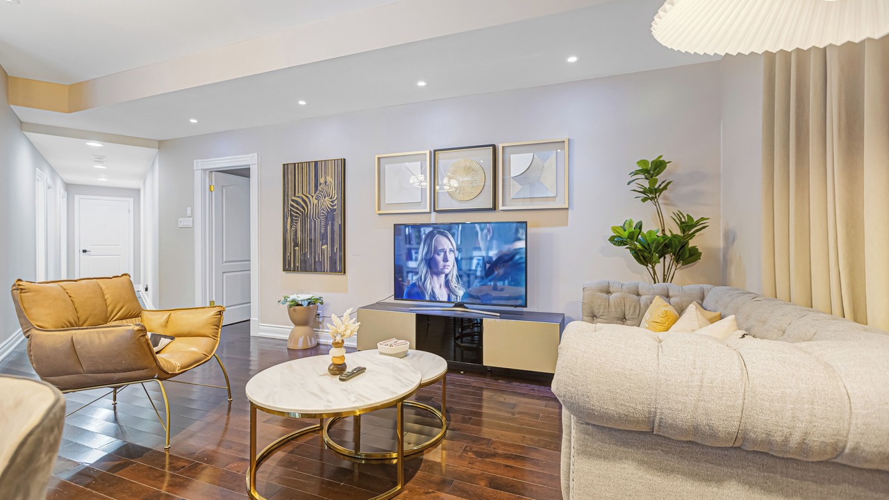 Photo of Livingroom in Whitchurch-Stouffville