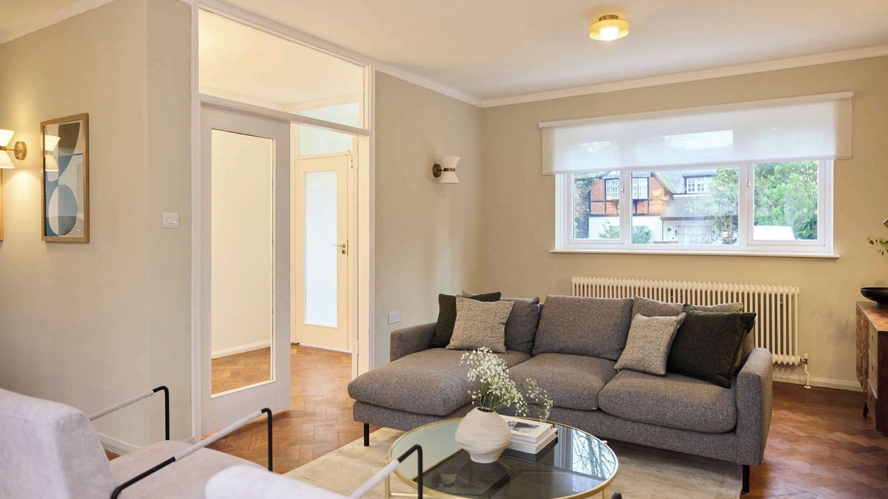 Photo of Livingroom in Coombe Hill