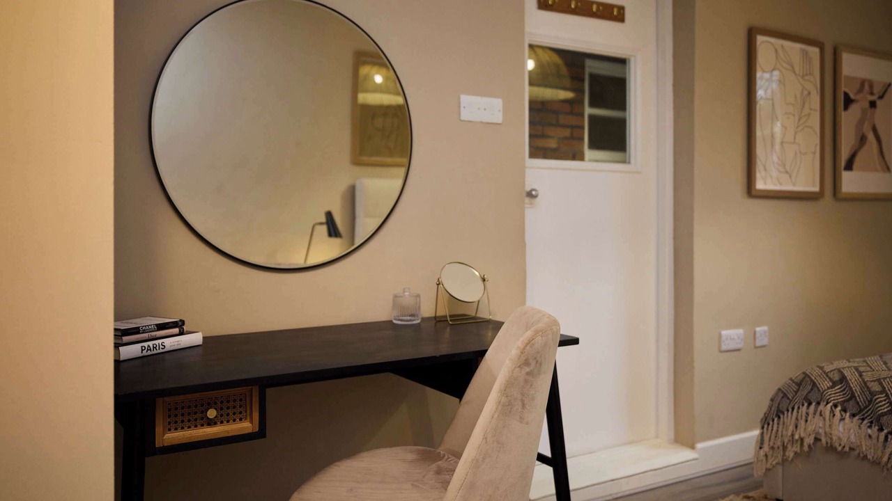 Photo of Others in Coombe Hill