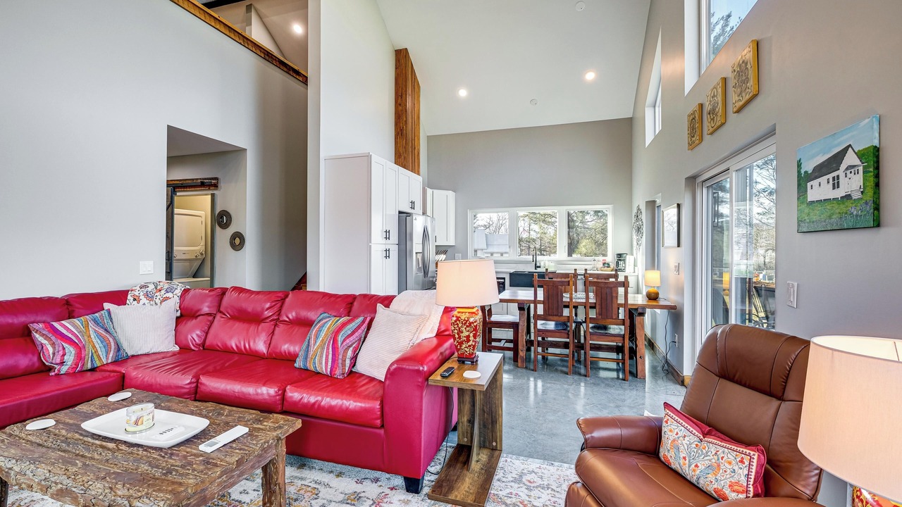 Photo of Livingroom in Blacksburg