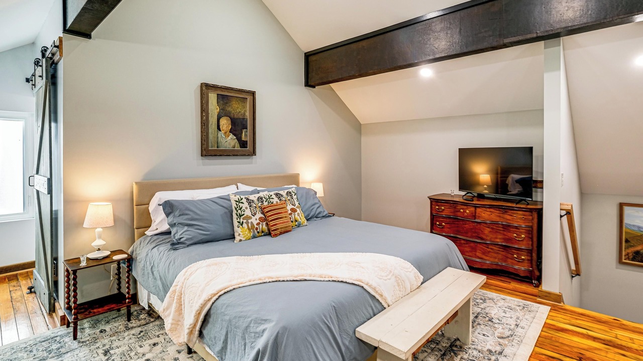 Photo of Bedroom in Blacksburg