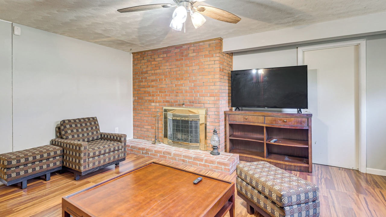 Photo of Livingroom in Alexandria