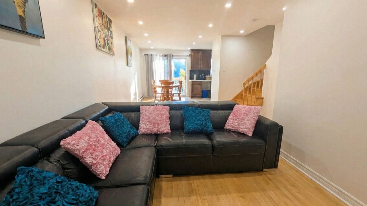 Photo of Livingroom in Laval