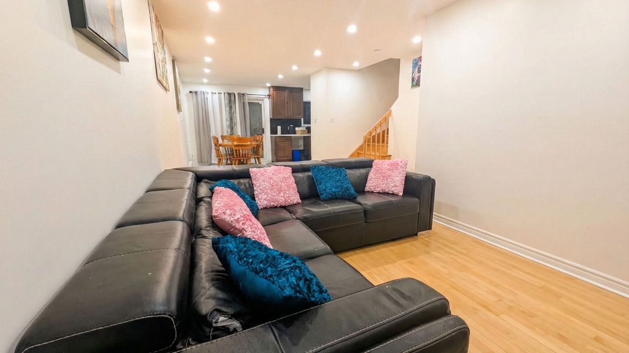 Photo of Livingroom in Laval