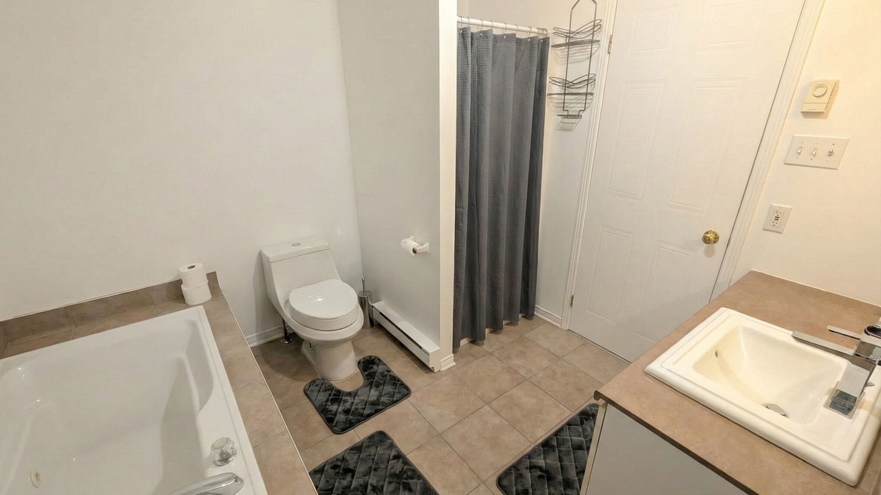 Photo of Bathroom in Laval