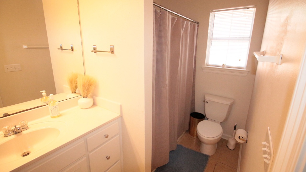 Photo of Bathroom in Highlands - Perkins